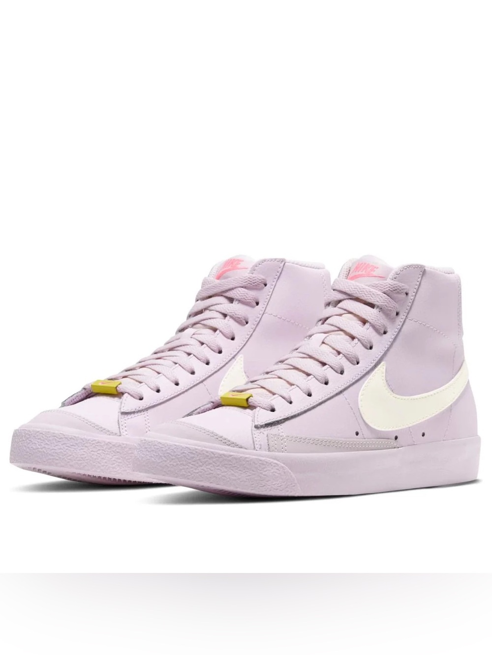 Nike Woman's Blazer Mid 77 Violet size 7